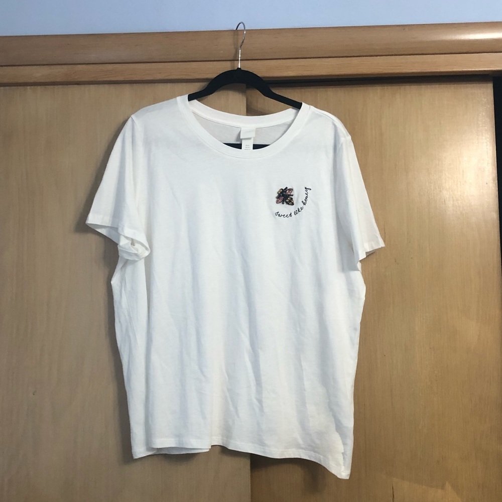 White pin tee